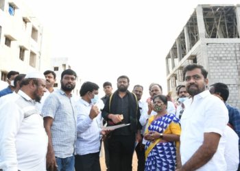 మూడు నెలల్లో లబ్ధిదారులకు డబుల్ బెడ్ రూం ఇళ్లు