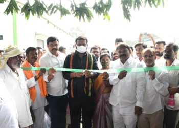 కొనుగోలు కేంద్రాల్లో అవకతవకలకు పాల్పడితే క్రిమినల్ చర్యలు