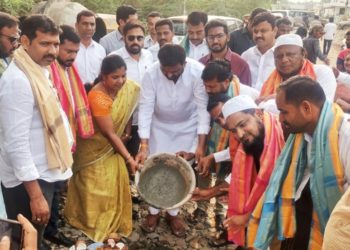 పట్టణంలోని ప్రతి వార్డును అభివృద్ధి చేస్తా: ఎమ్మెల్యే పైలట్