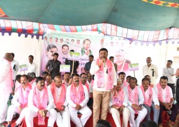 ​​‍కేంద్ర ప్రభుత్వం బేషరతుగా ధాన్యం కొనుగోలు చేయాలి: ఎమ్మెల్యే పైలట్‌