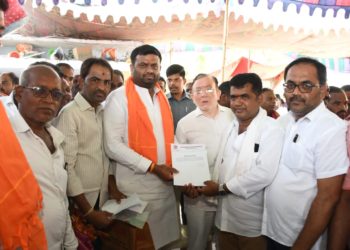 యాలాల మండల టీఆర్ఎస్ అధ్యక్షుడిగా రవీందర్ రెడ్డి 