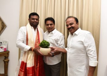 ఘనంగా ఎమ్మెల్యే పైలట్ జన్మదిన వేడుకలు